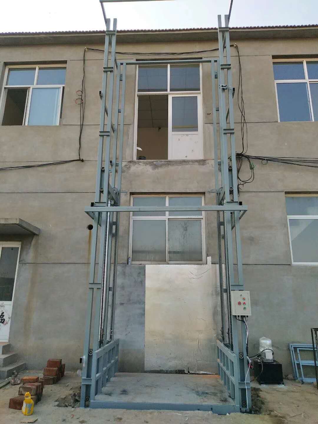 导轨式升降货梯